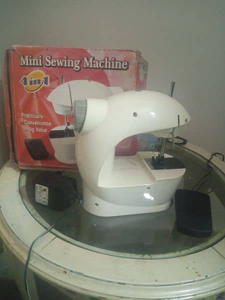 Mini Sewing Machine almost New 3