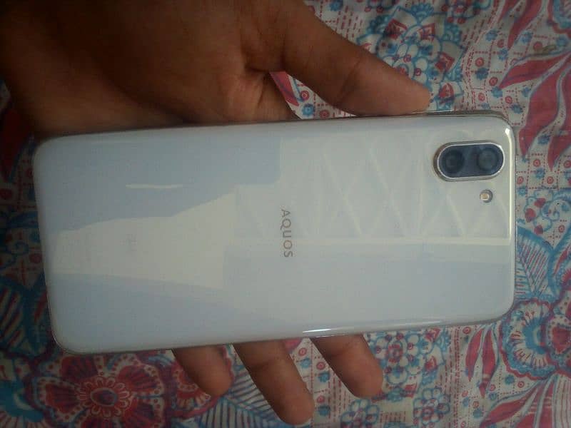 sharp Aquos r2 Pta approve argent sell 3