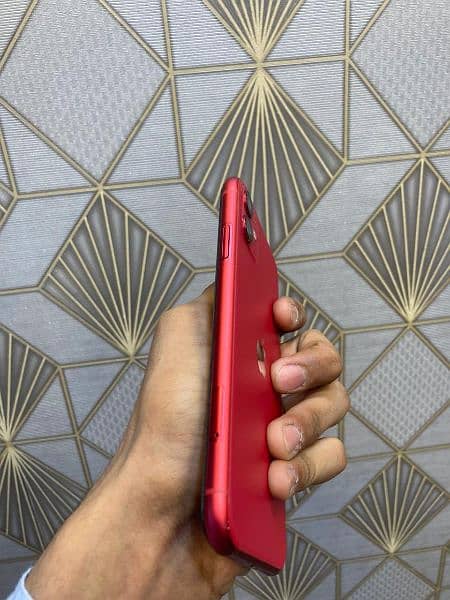 iphone 11 64gb colour Red Good Price 2