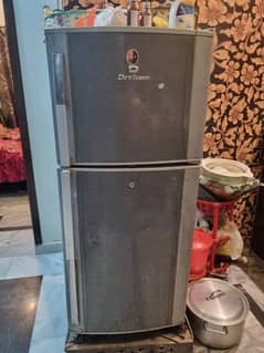 dawlance medium size fridge only 30,000/-
