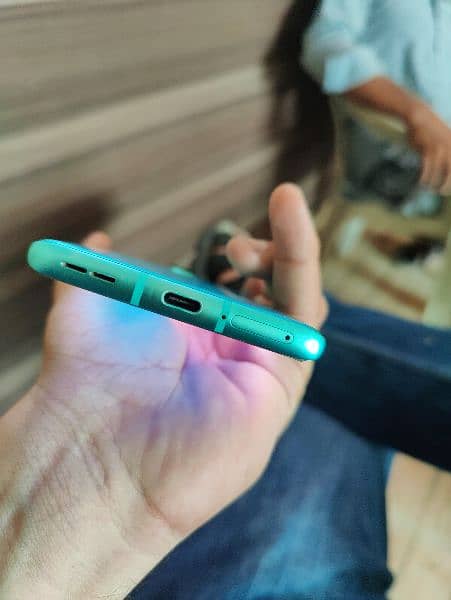 OnePlus 8 pro pannal damaged 3