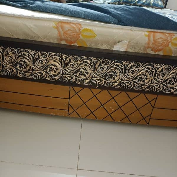 urgent sale double bed without matress with one side table 4