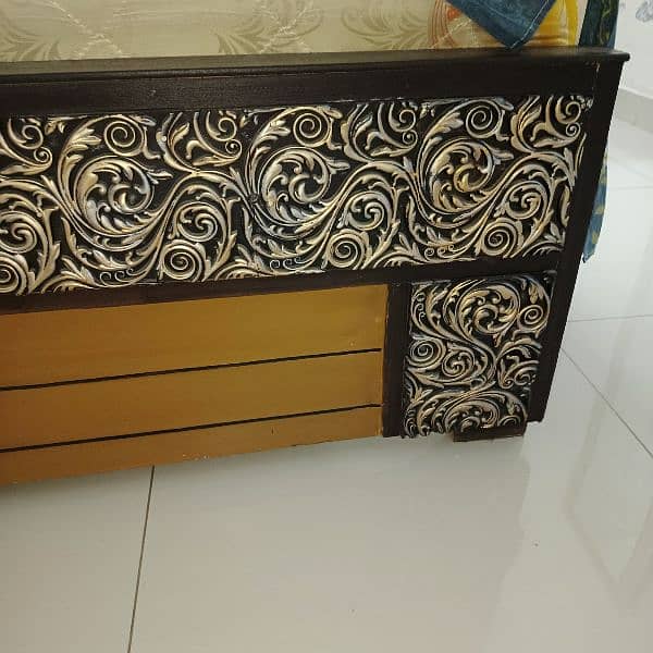 urgent sale double bed without matress with one side table 7