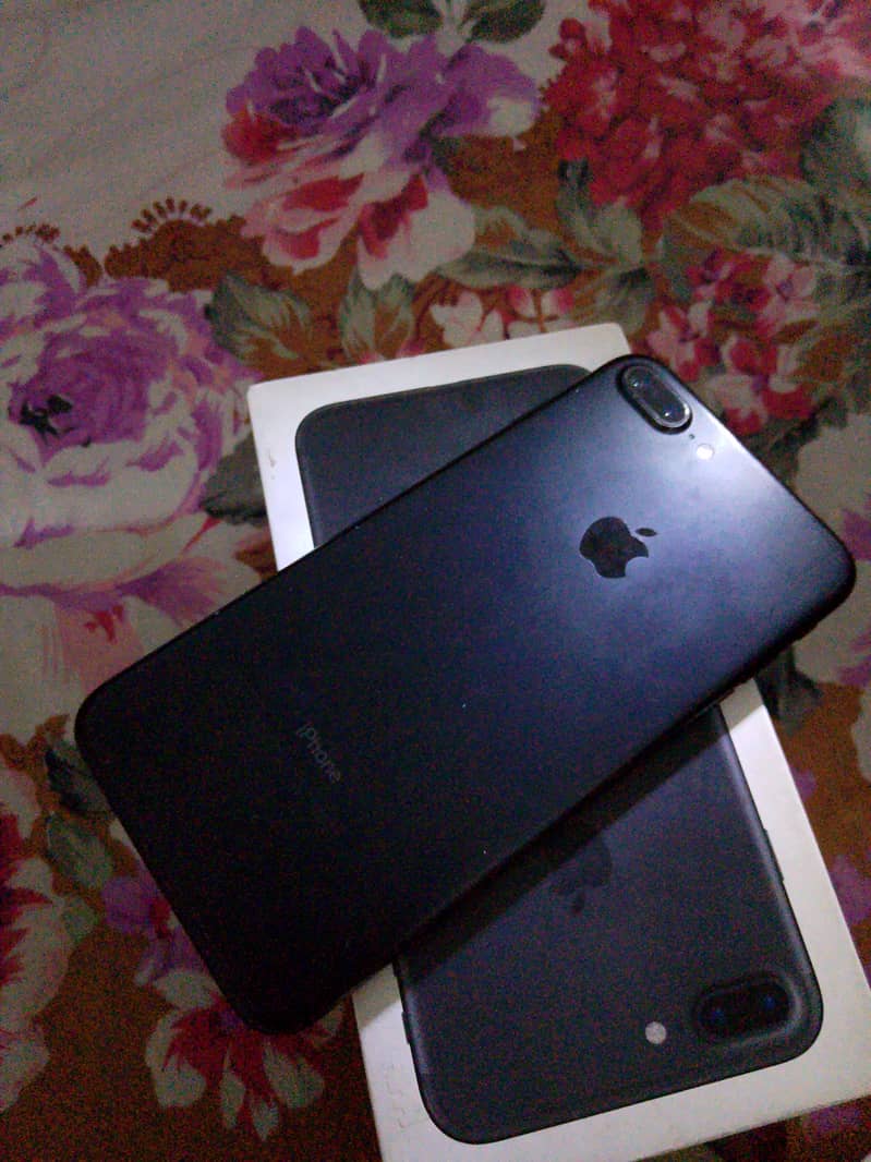 Iphonne 7 plus with box only 2
