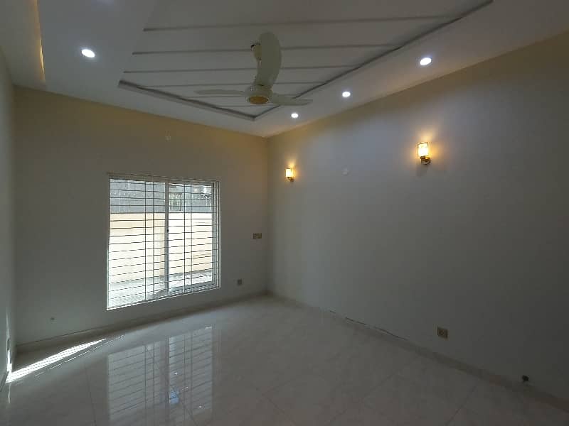 House For Sale Is Readily Available In Prime Location Of Valencia - Block B 18