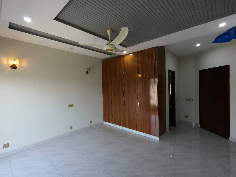 House For Sale Is Readily Available In Prime Location Of Valencia - Block B 37
