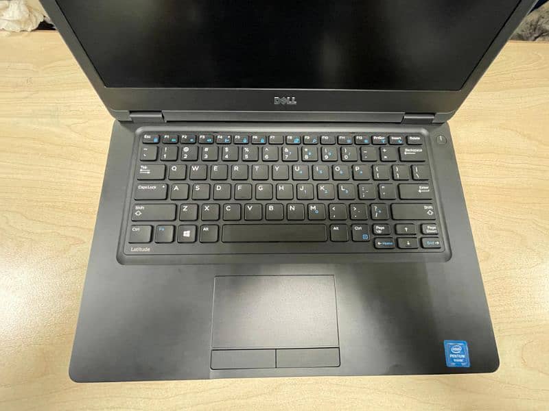 Dell Latitude 5480 i7 7th HQ 8 GB 256 GB M. 2 14" Fhd Imported laptop 11