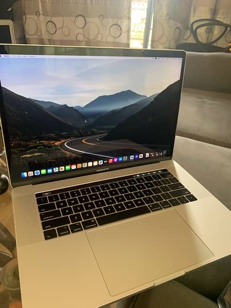 Apple Macbook Pro 2017 - 15 Inch - 500 Gb - 16Gb Ram - Rs 150000 final 0