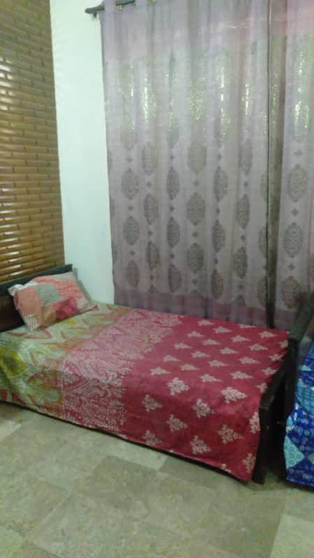 Girl hostel available in G11/1 for ladies 2