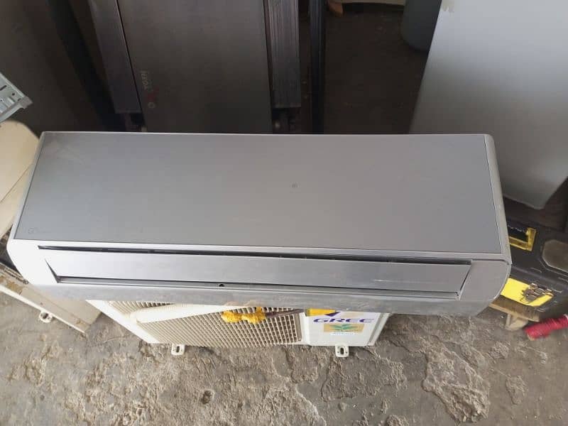 gree G10 model ac 1ton for sale 1