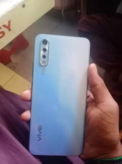 vivo s1 4 128 box or mobl charger not available 0