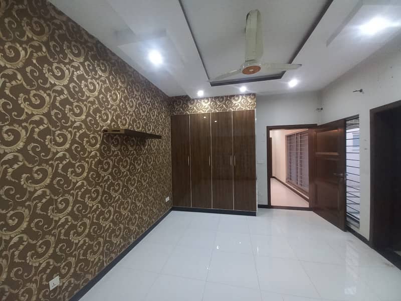 10 Marla Lower Lock Upper Portion for Rent in DHA Phase 8 Lahore 4