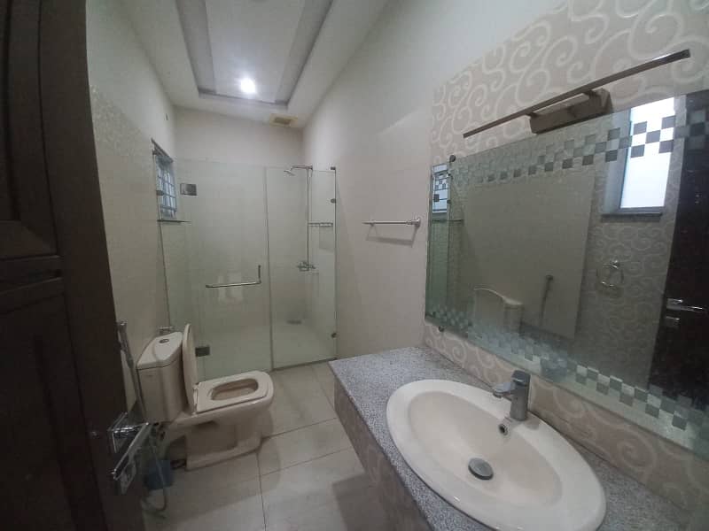 10 Marla Lower Lock Upper Portion for Rent in DHA Phase 8 Lahore 6