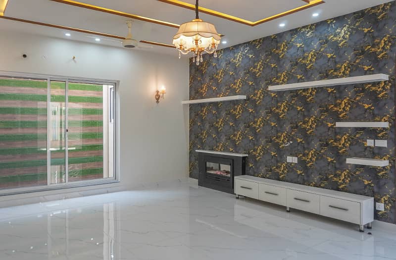 We Offers The Luxury Brand New 1 Kanal Bungalow At Prime Location Facing Park In Wapda Town Ph-1 Lahore 6