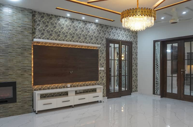 We Offers The Luxury Brand New 1 Kanal Bungalow At Prime Location Facing Park In Wapda Town Ph-1 Lahore 25