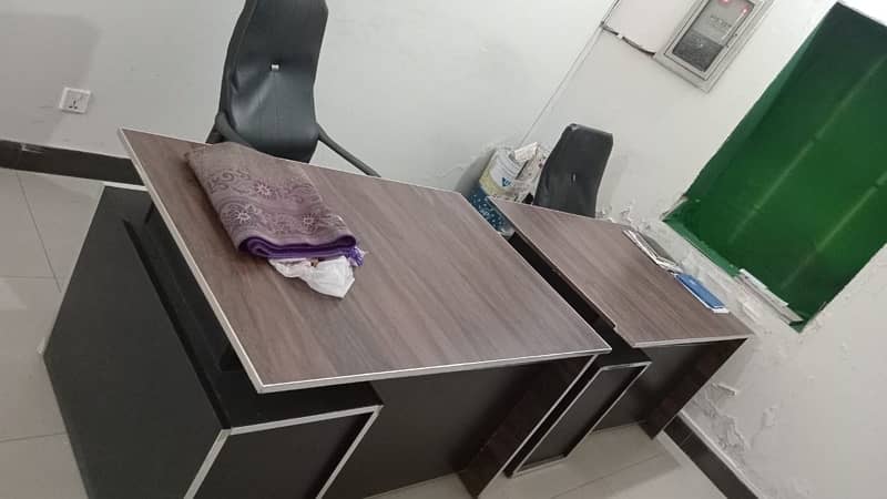 Office working tables for sale 1