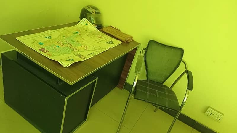 Office working tables for sale 4