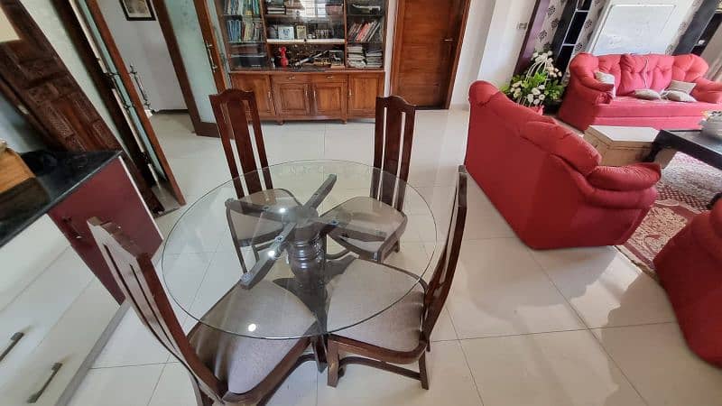 neat and clean woodin chair and table 1