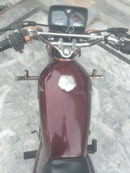 Red Honda in good condition 2