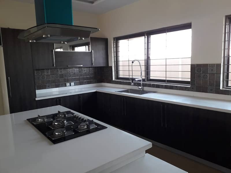 Phase 6-C Kanal Full House Rent With 5 Bed Rooms 19
