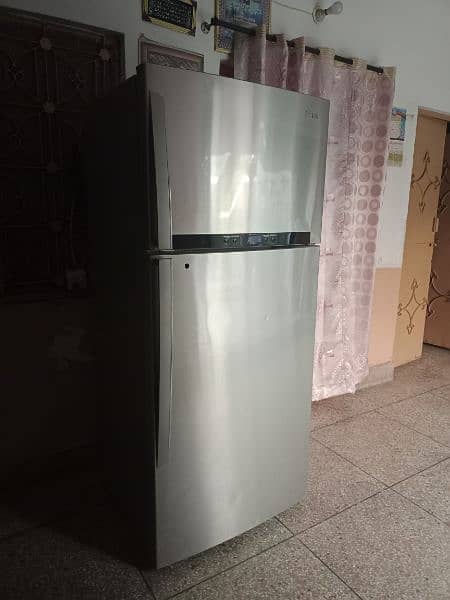 LG full size fridge 9
