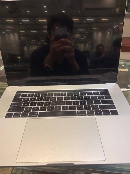 macbook pro 2017 0