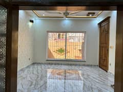 10 Marla house For Rent in Parkview City Lahore