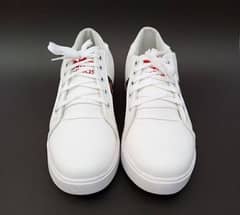 men's sports shoes white