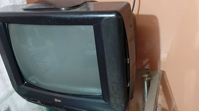 Original LG color tv with (Aero Dome Sounds) with TV trolly 5