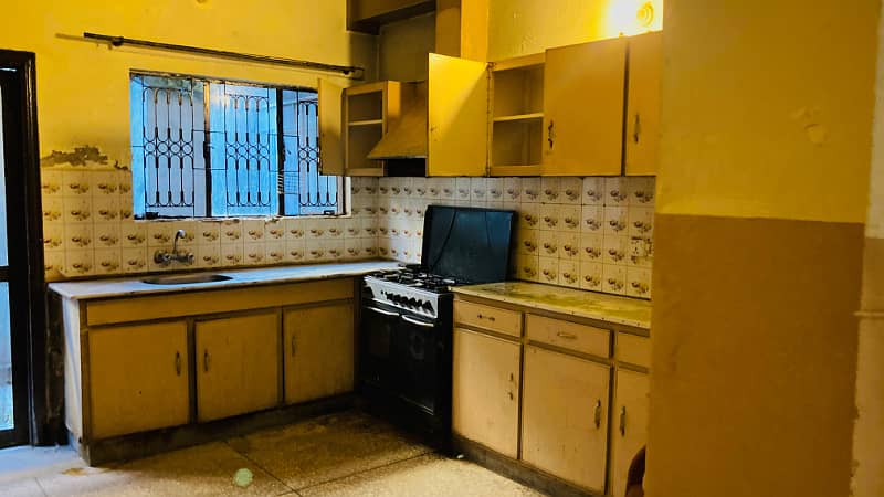 Lower Portion For Rent In F-10 Islamabad 8