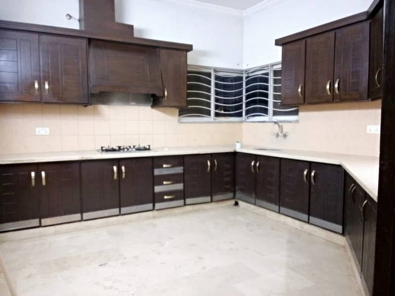 upper portion available for rent in E-11 0