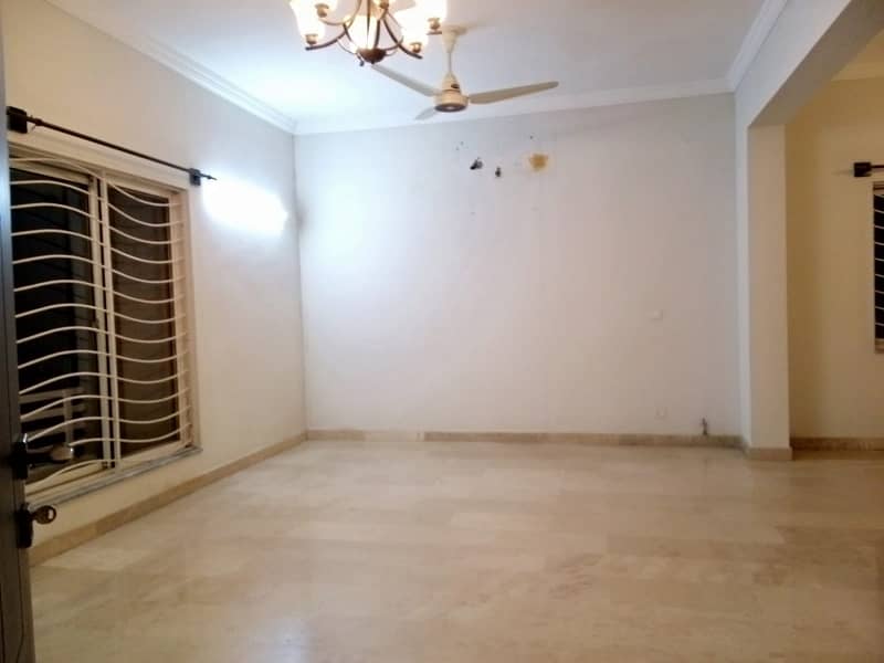 upper portion available for rent in E-11 3