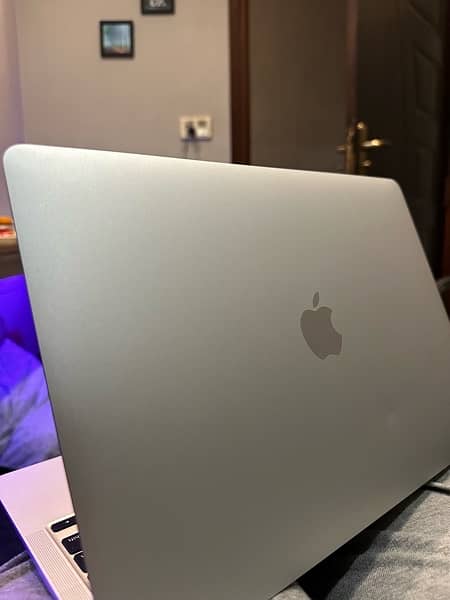 MacBook Air M1 2020 | 13 Inches | 8/256GB 1