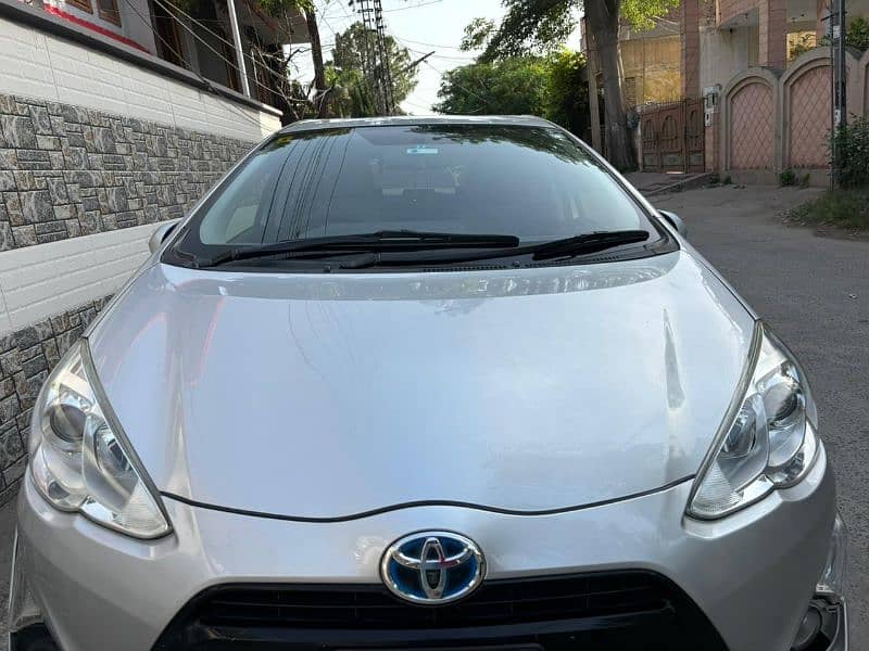 Toyota Aqua 2016/2019 grade 4 used   by  Sargodha one hand used 12