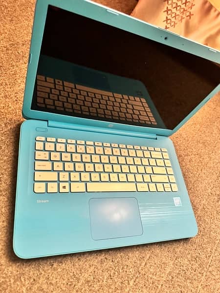 hp laptop with charger 5