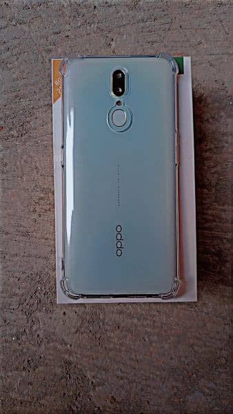 oppo f11.8/256 with just box 5