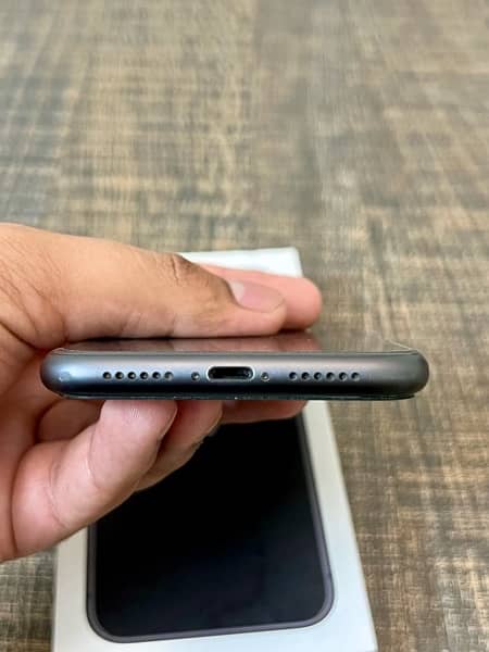 iphone 11 64gb factory unlock non-pta 6