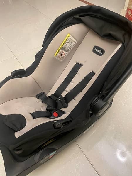 Evenflo Baby Carry Cot and Car Seat 2