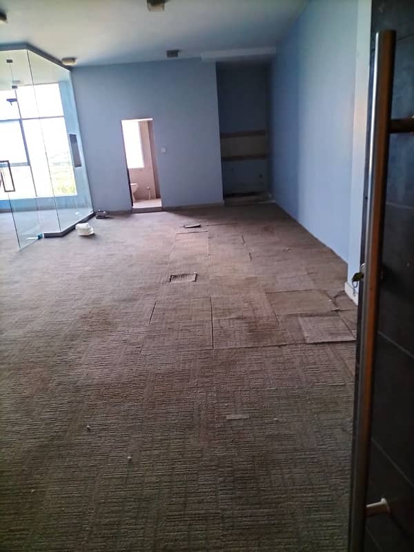 Prime Location 1350 Square Feet Office Situated In Clifton - Block 4 For Rent 13