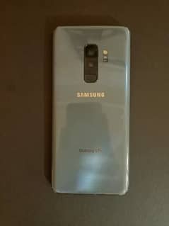 "Samsung Galaxy S9 Edge Plus: Power and Elegance in Gray-Black"
