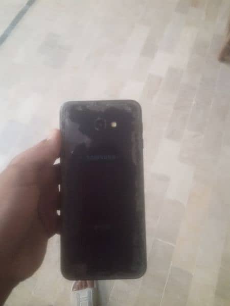 Samsung Galaxy j 4+ 1
