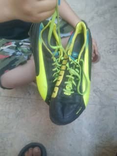 real sports puma shoes used in football match very good qaulity