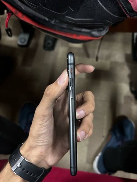 Iphone 11 (Black) 64GB Non-PTA 6