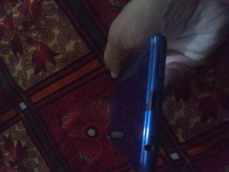 Infinix s5 4gb/64gb memory with charger and box 2