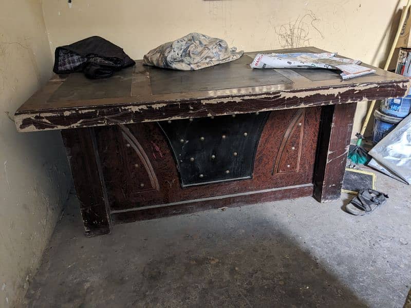 office table for urgent sale 3