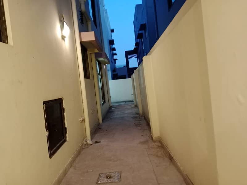 10 Marla House For Sale in Jasmine Block Bahria Town Lahore 2
