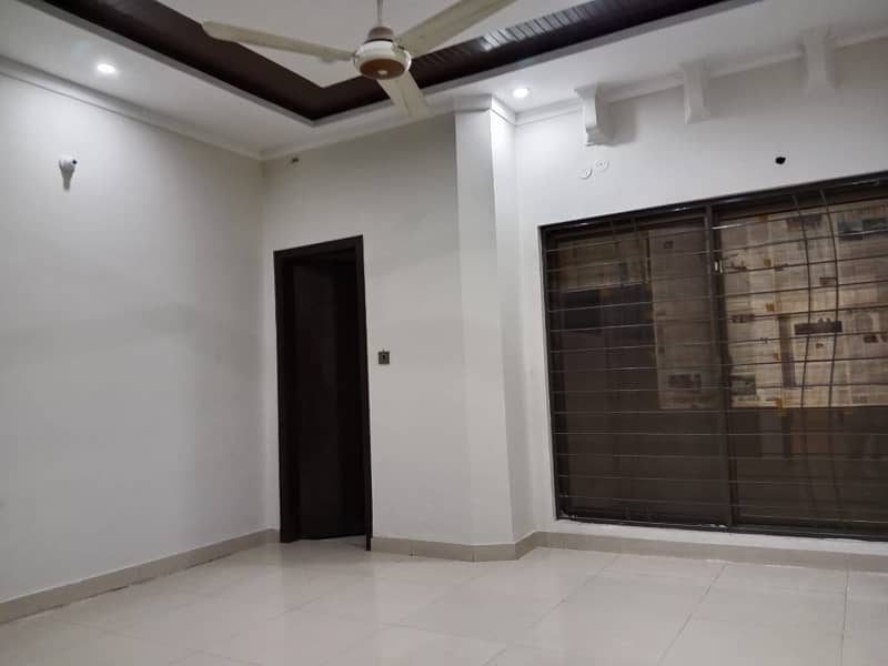 10 Marla House For Sale in Jasmine Block Bahria Town Lahore 11