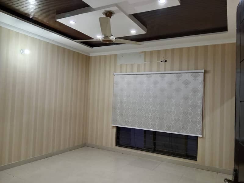 10 Marla House For Sale in Jasmine Block Bahria Town Lahore 15