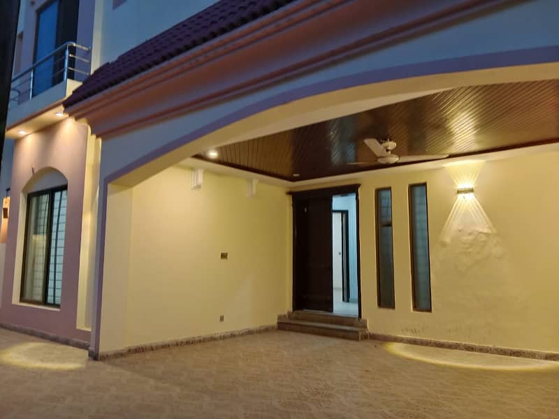 10 Marla House For Sale in Jasmine Block Bahria Town Lahore 29