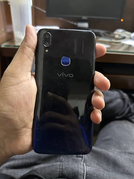 VIVO V11 1